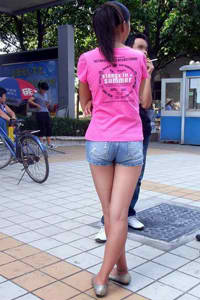 风韵女保姆美剧